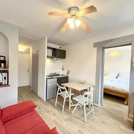 Daire F2 Avec Balcon, Proche Des Thermes A Lamalou-les-bains, Animaux Acceptes, Parking Gratuit - Fr-1-451-166