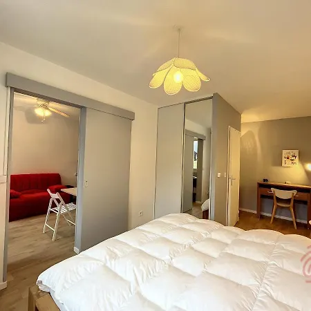 Daire F2 Avec Balcon, Proche Des Thermes A Lamalou-les-bains, Animaux Acceptes, Parking Gratuit - Fr-1-451-166