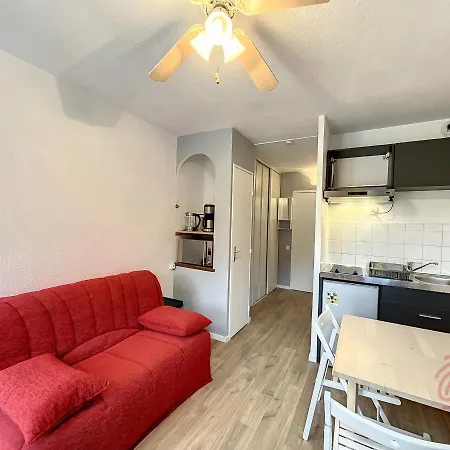 F2 Avec Balcon, Proche Des Thermes A Lamalou-les-bains, Animaux Acceptes, Parking Gratuit - Fr-1-451-166 *