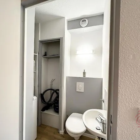 Apartment F2 Avec Balcon, Proche Des Thermes A Lamalou-les-bains, Animaux Acceptes, Parking Gratuit - Fr-1-451-166 Lamalou-les-Bains