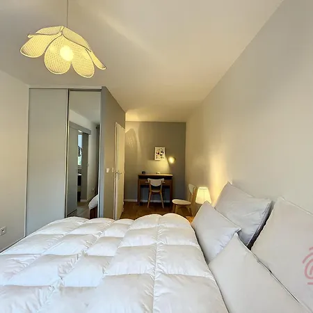 Daire F2 Avec Balcon, Proche Des Thermes A Lamalou-les-bains, Animaux Acceptes, Parking Gratuit - Fr-1-451-166 *