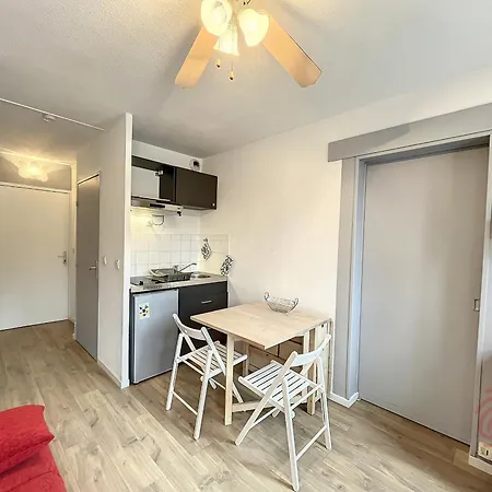 F2 Avec Balcon, Proche Des Thermes A Lamalou-les-bains, Animaux Acceptes, Parking Gratuit - Fr-1-451-166 * Lamalou-les-Bains