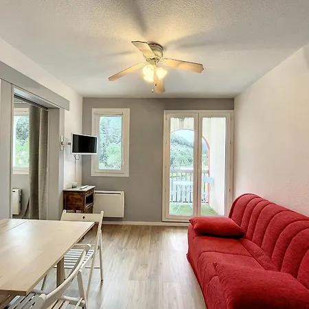 F2 Avec Balcon, Proche Des Thermes A Lamalou-les-bains, Animaux Acceptes, Parking Gratuit - Fr-1-451-166 Apartment