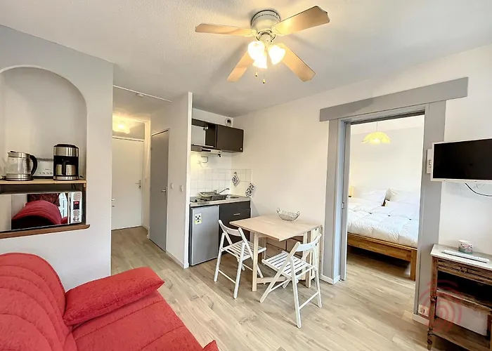 Apartment F2 Avec Balcon, Proche Des Thermes A Lamalou-les-bains, Animaux Acceptes, Parking Gratuit - Fr-1-451-166
