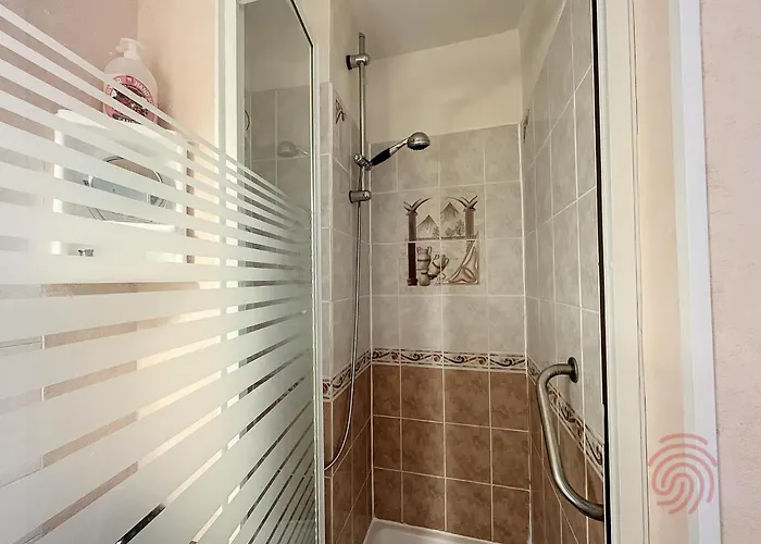 Apartment F2 Avec Balcon, Proche Des Thermes A Lamalou-les-bains, Animaux Acceptes, Parking Gratuit - Fr-1-451-166 Lamalou-les-Bains