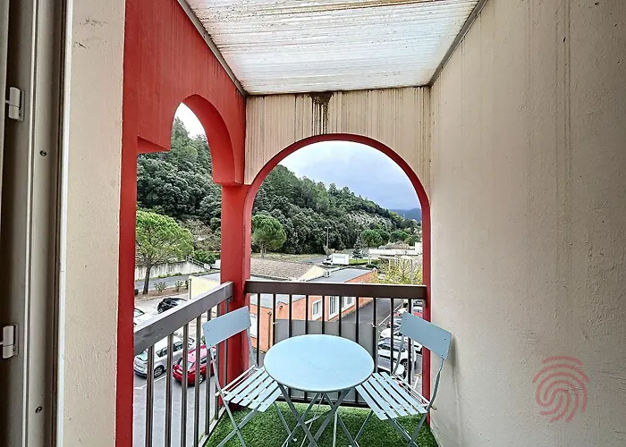 F2 Avec Balcon, Proche Des Thermes A Lamalou-les-bains, Animaux Acceptes, Parking Gratuit - Fr-1-451-166 Lamalou-les-Bains