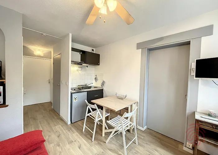 F2 Avec Balcon, Proche Des Thermes A Lamalou-les-bains, Animaux Acceptes, Parking Gratuit - Fr-1-451-166 * Lamalou-les-Bains